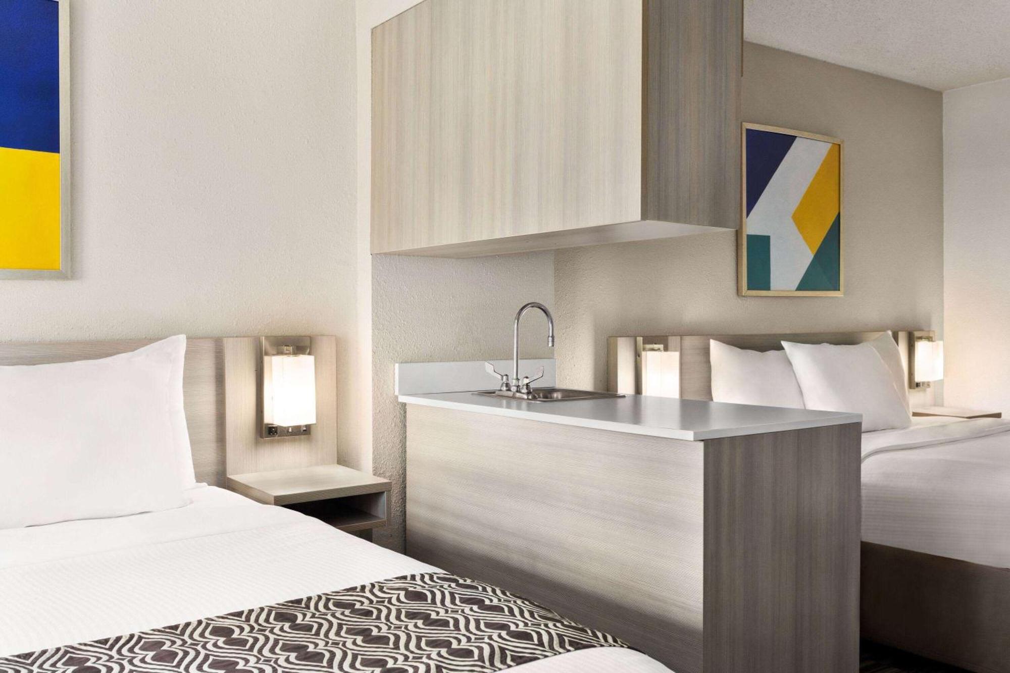 Microtel Inn & Suites By Wyndham Florence/Cincinnati Airpo Exteriör bild