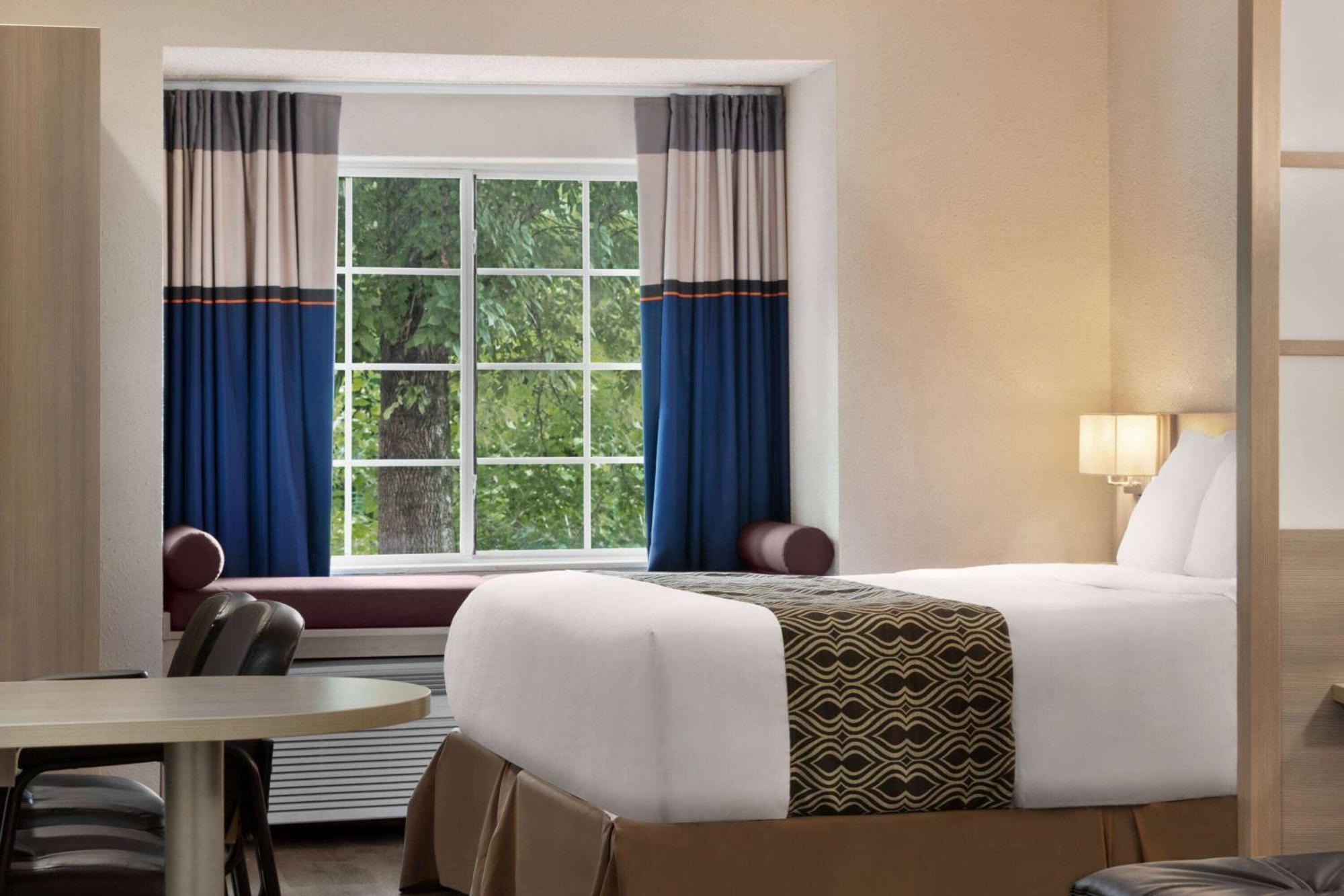 Microtel Inn & Suites By Wyndham Florence/Cincinnati Airpo Exteriör bild