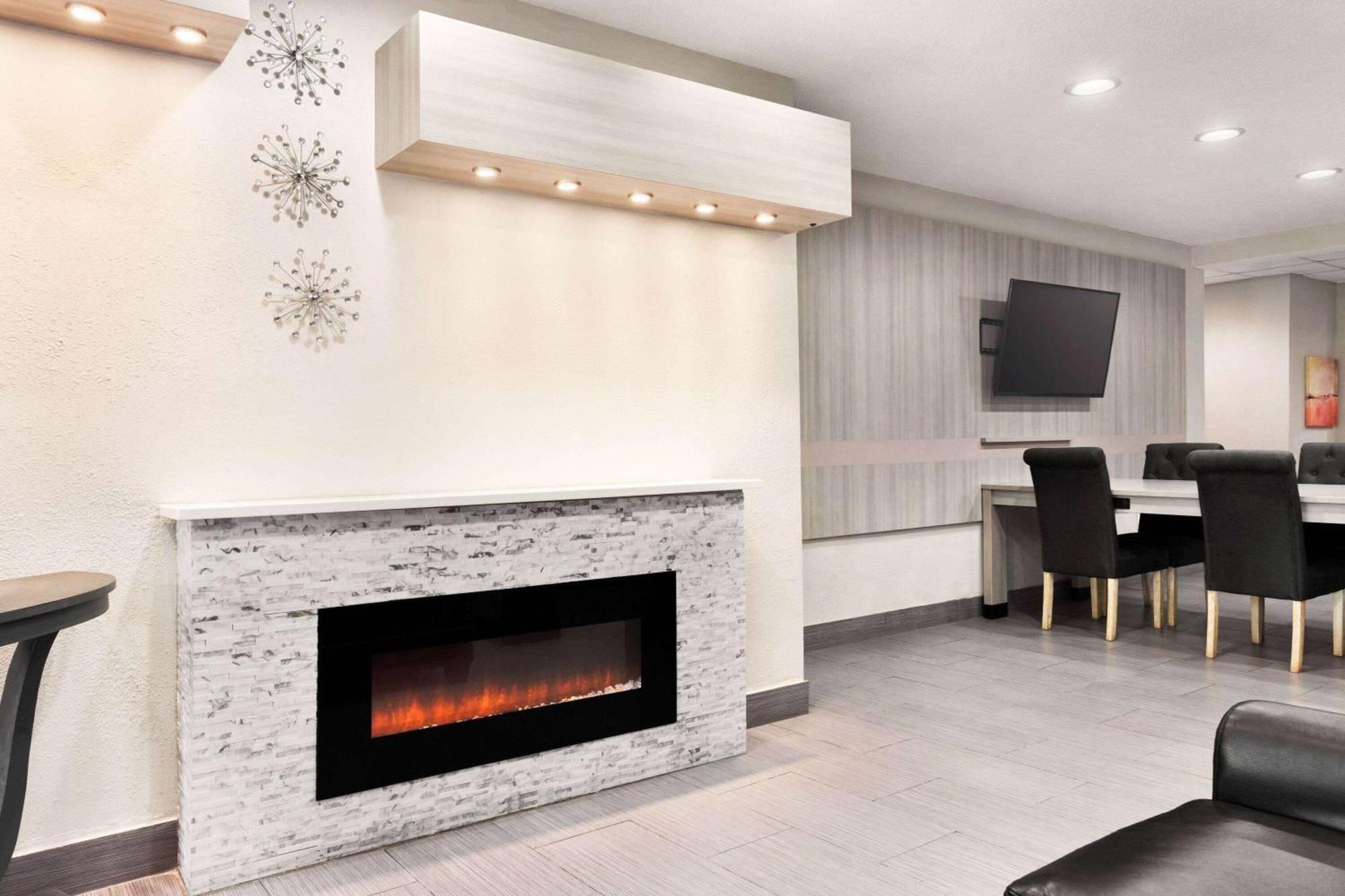 Microtel Inn & Suites By Wyndham Florence/Cincinnati Airpo Exteriör bild