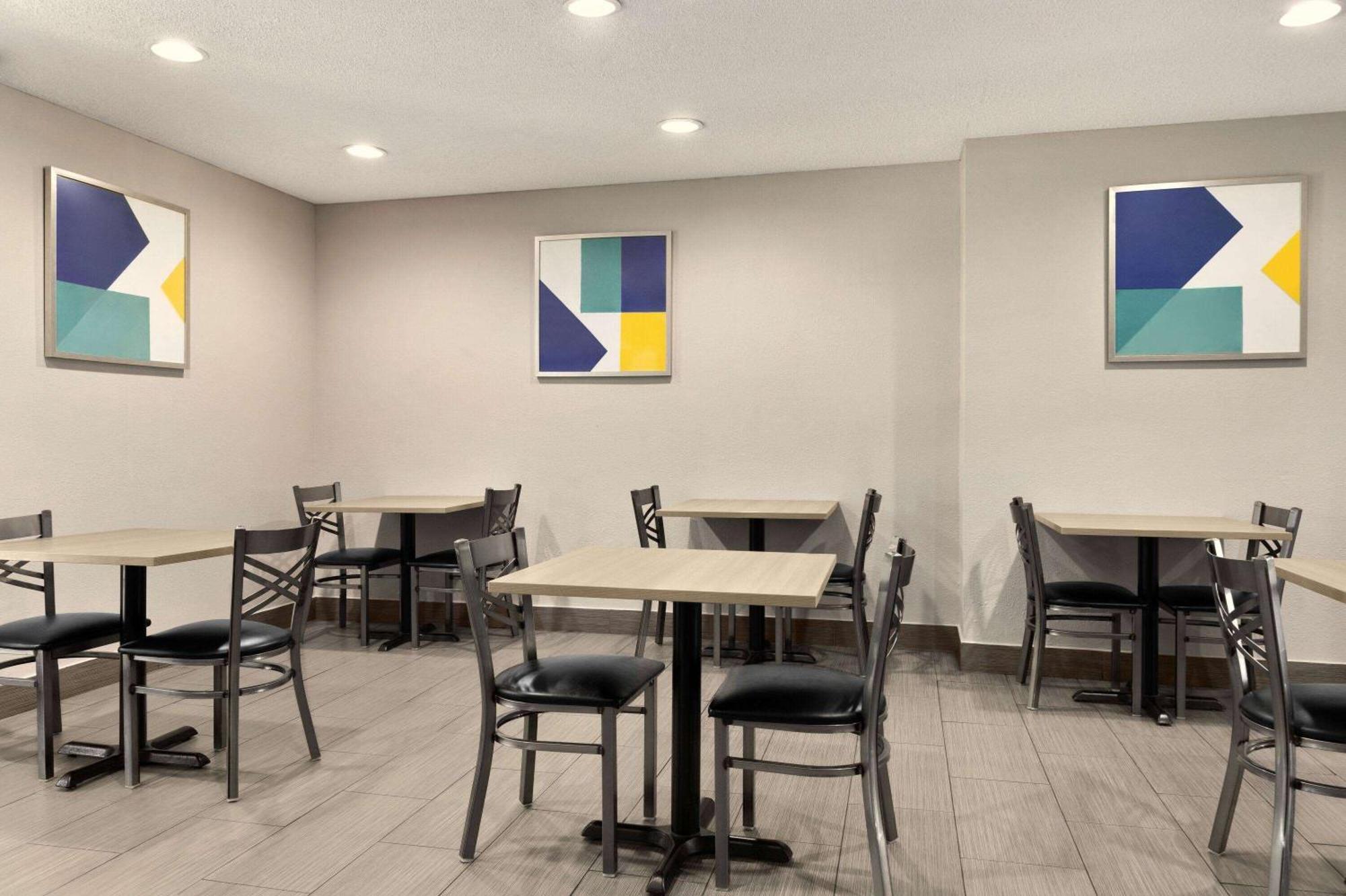 Microtel Inn & Suites By Wyndham Florence/Cincinnati Airpo Exteriör bild