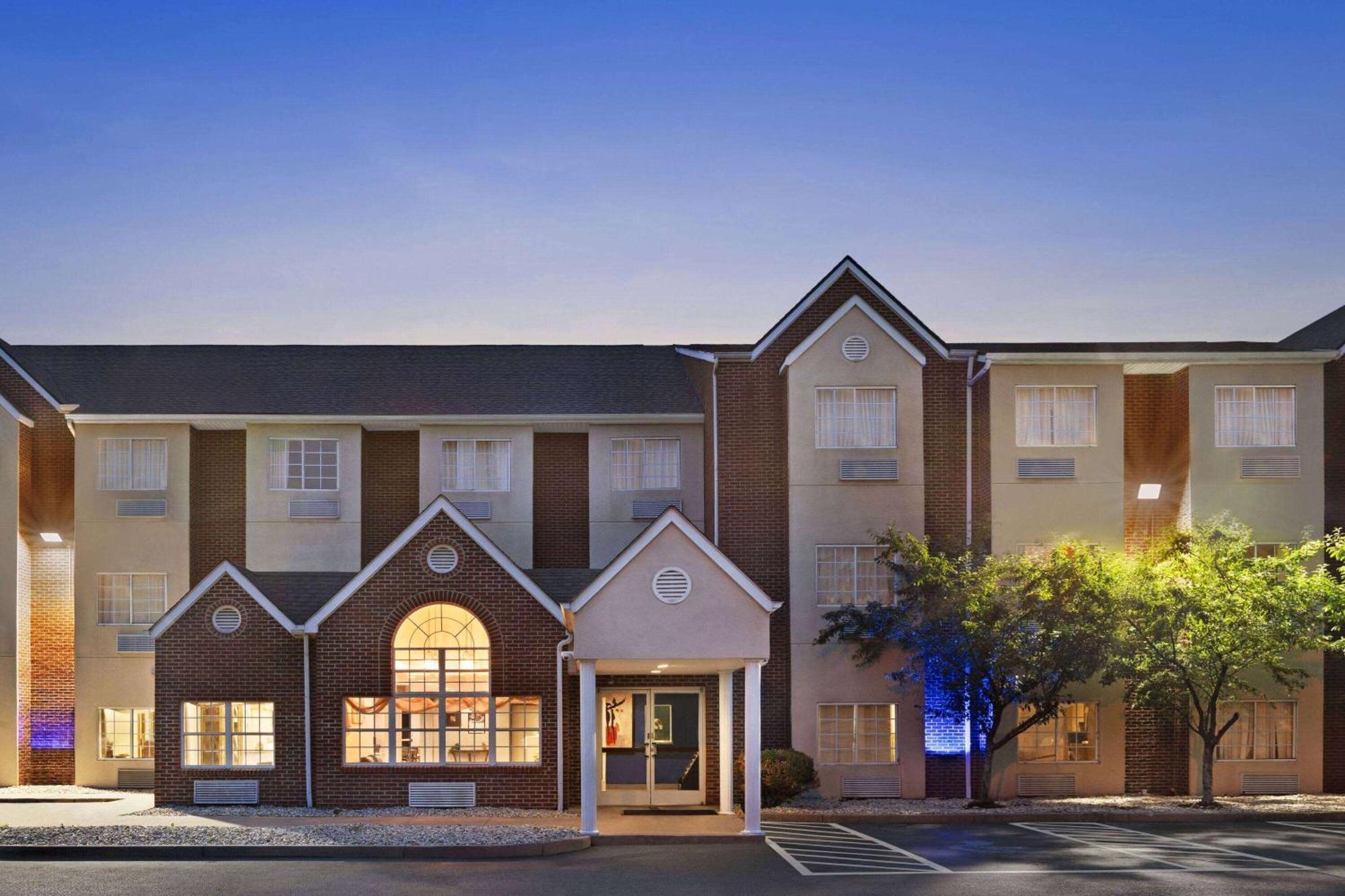 Microtel Inn & Suites By Wyndham Florence/Cincinnati Airpo Exteriör bild